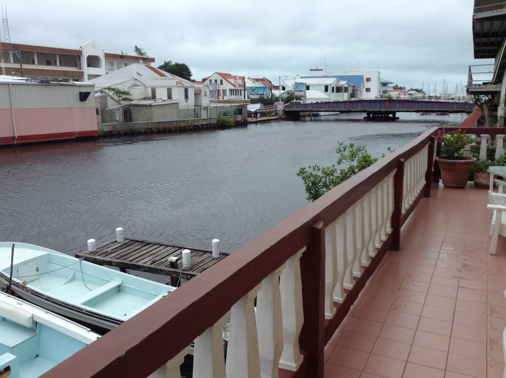 Belcove Hotel & Guesthouse 伯利兹城 外观 照片
