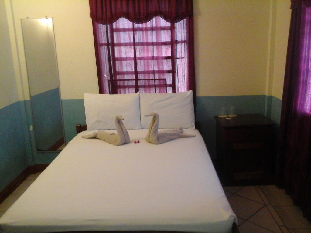 Belcove Hotel & Guesthouse 伯利兹城 外观 照片