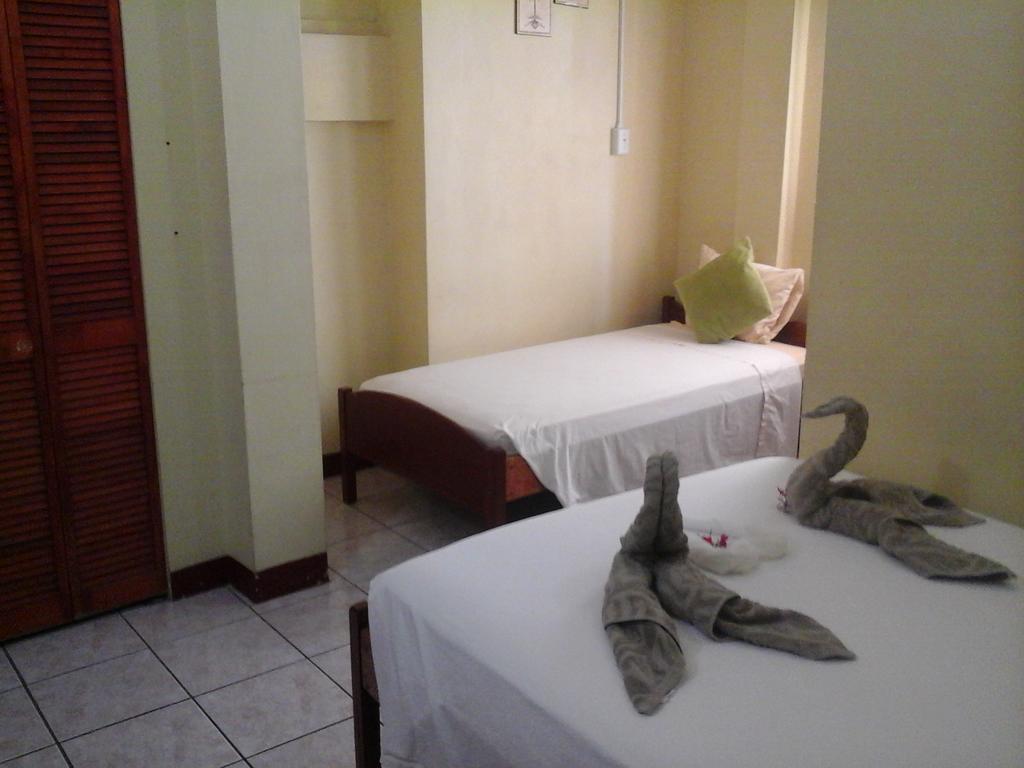 Belcove Hotel & Guesthouse 伯利兹城 外观 照片