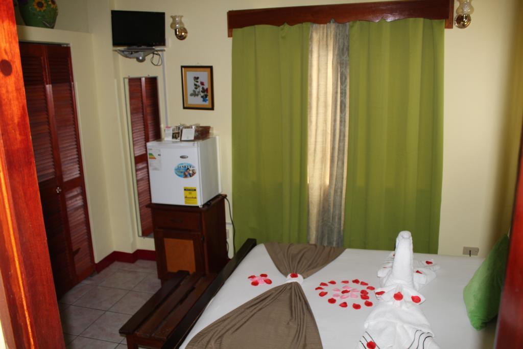 Belcove Hotel & Guesthouse 伯利兹城 外观 照片